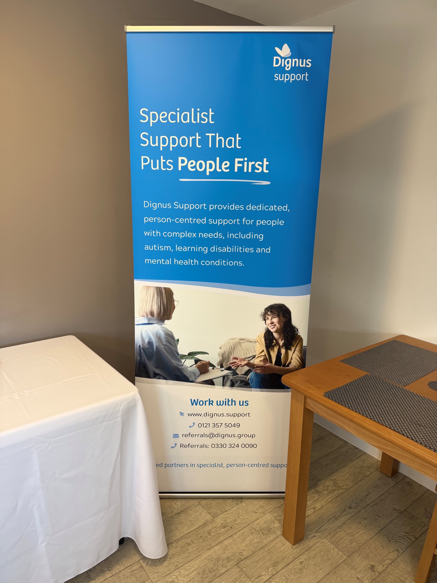 Dignus Support roll-up banner